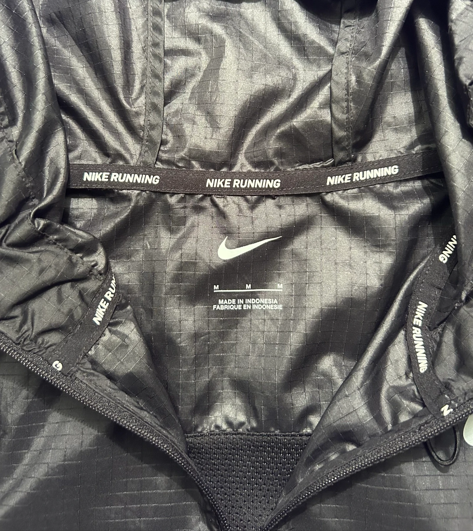 nike black windbreaker jacket size M – photo 4